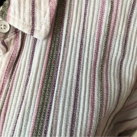 SONOMA short sleeve button down shirt top. Size large. - Picture 5 of 8